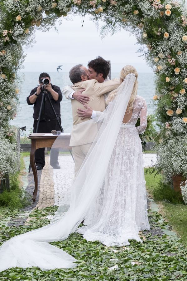 anna quast ricky arruda estaleiro guest house jr mendes ana julia figueiredo lourdinha noyama destination wedding camboriu video soul cozinha ninha flor thai pasin-03772764