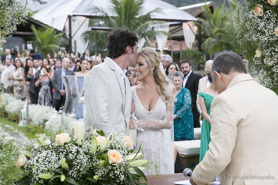 anna quast ricky arruda estaleiro guest house jr mendes ana julia figueiredo lourdinha noyama destination wedding camboriu video soul cozinha ninha flor thai pasin-03772793