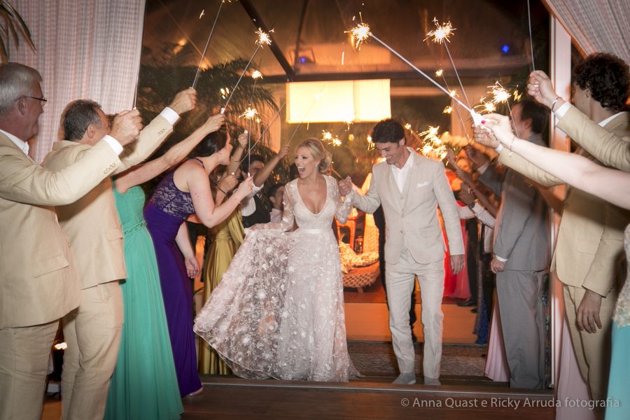 anna quast ricky arruda estaleiro guest house jr mendes ana julia figueiredo lourdinha noyama destination wedding camboriu video soul cozinha ninha flor thai pasin-03774481