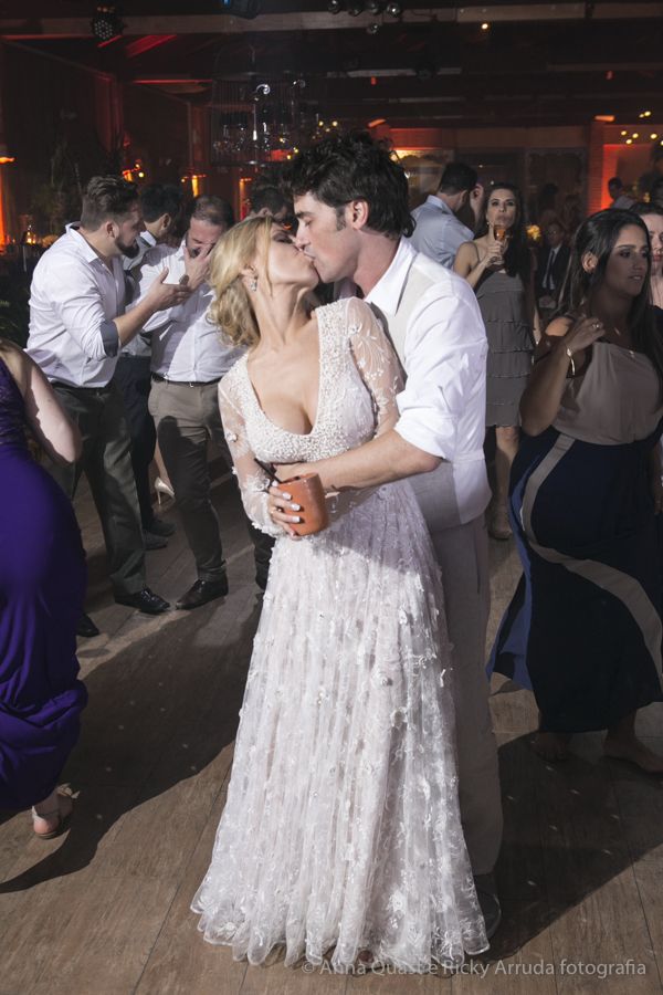 anna quast ricky arruda estaleiro guest house jr mendes ana julia figueiredo lourdinha noyama destination wedding camboriu video soul cozinha ninha flor thai pasin-03776223